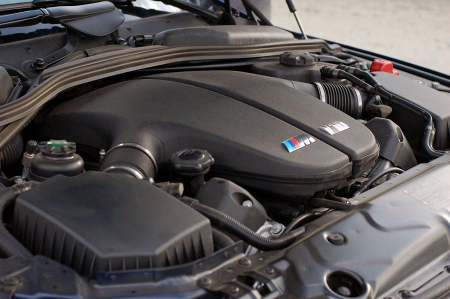  BMW M5 2009 года  (фото 12 из 36)